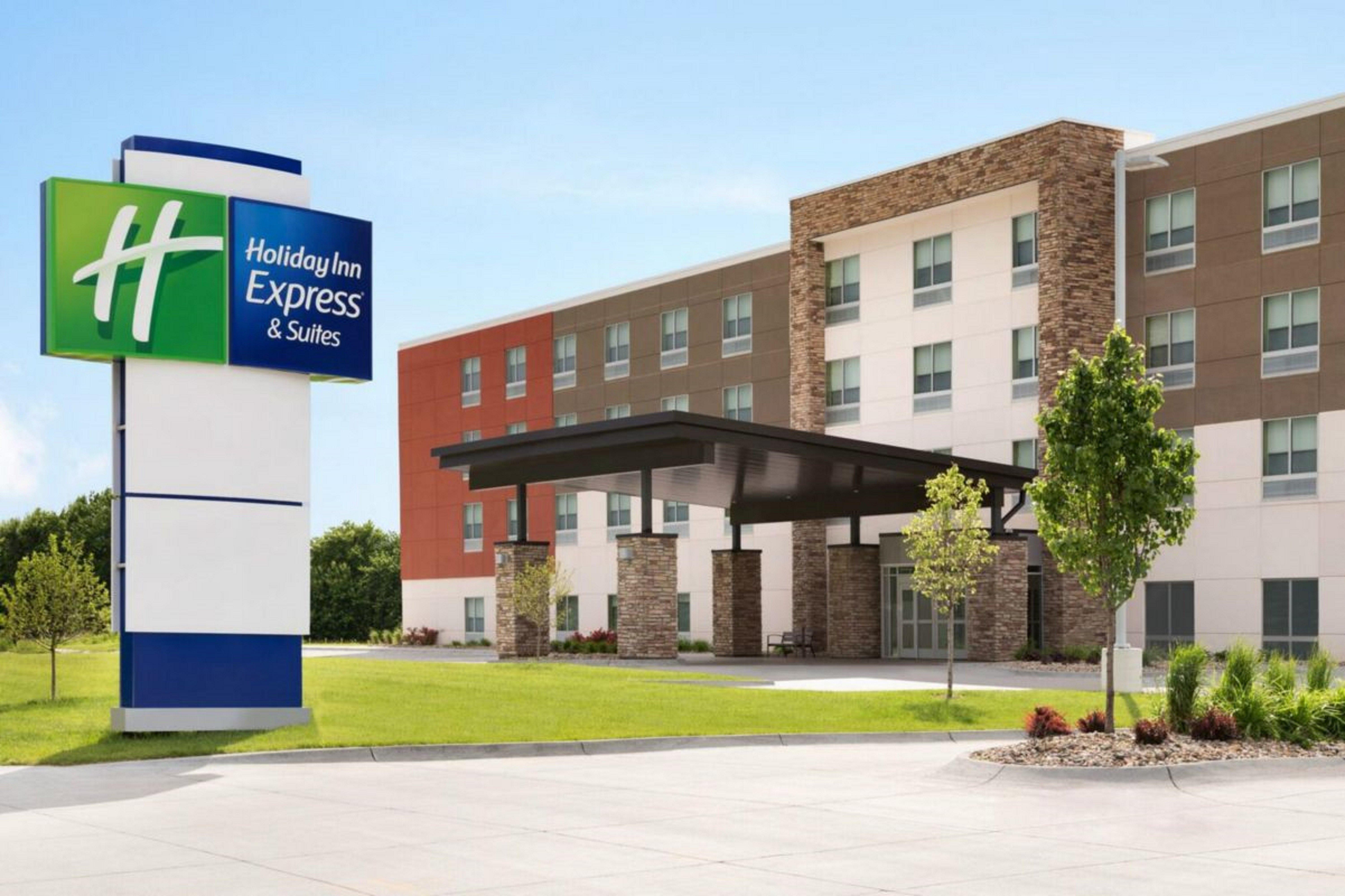 Holiday Inn Express & Suites - Grand Rapids South - Wyoming By Ihg Exterior foto